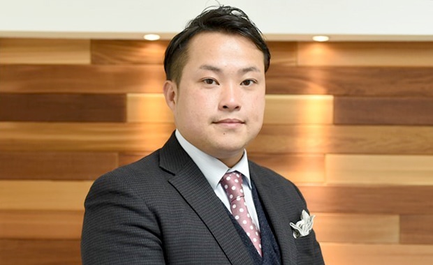 大塚　友義